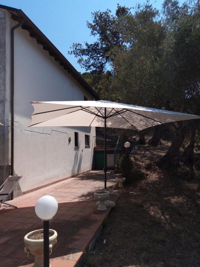 Castell'Umberto L'Antica Quercia B&B المظهر الخارجي الصورة