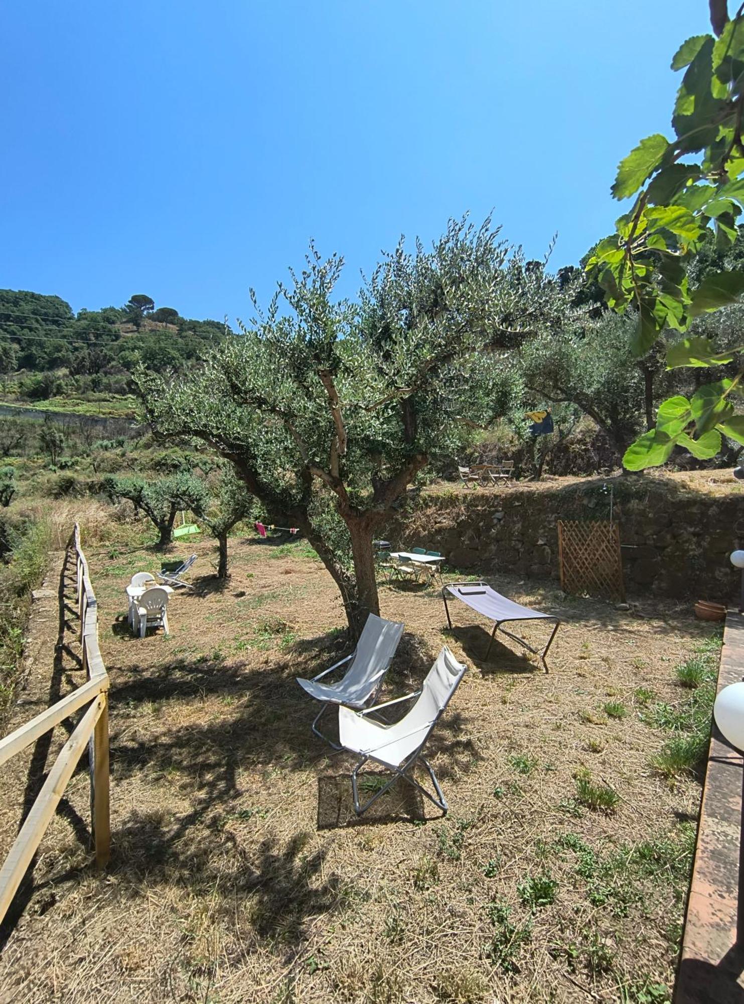 Castell'Umberto L'Antica Quercia B&B المظهر الخارجي الصورة
